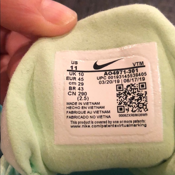 Nike Air Max 270 React - Picture 5 of 8